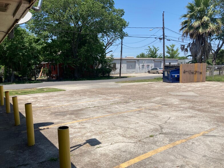 More Photos Of 8006 Richards St, Houston Apartments For Sale