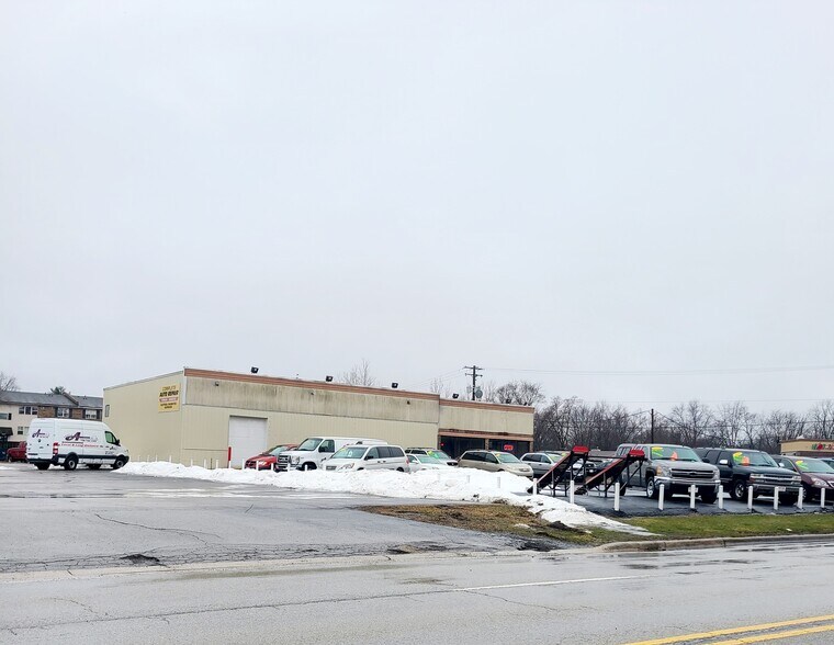 More Photos Of 450 W 34th St, Steger Auto Dealership For Sale