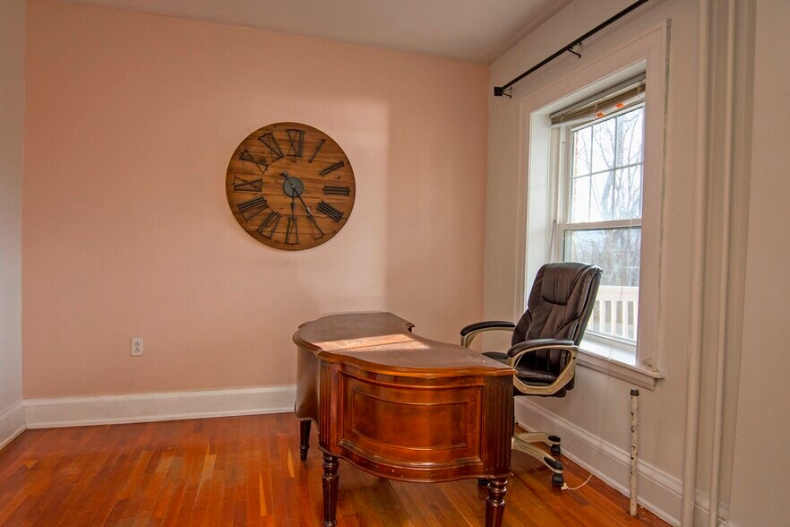 More Photos Of 158 Academy Lane Dr, Pence Springs Hotel For Sale