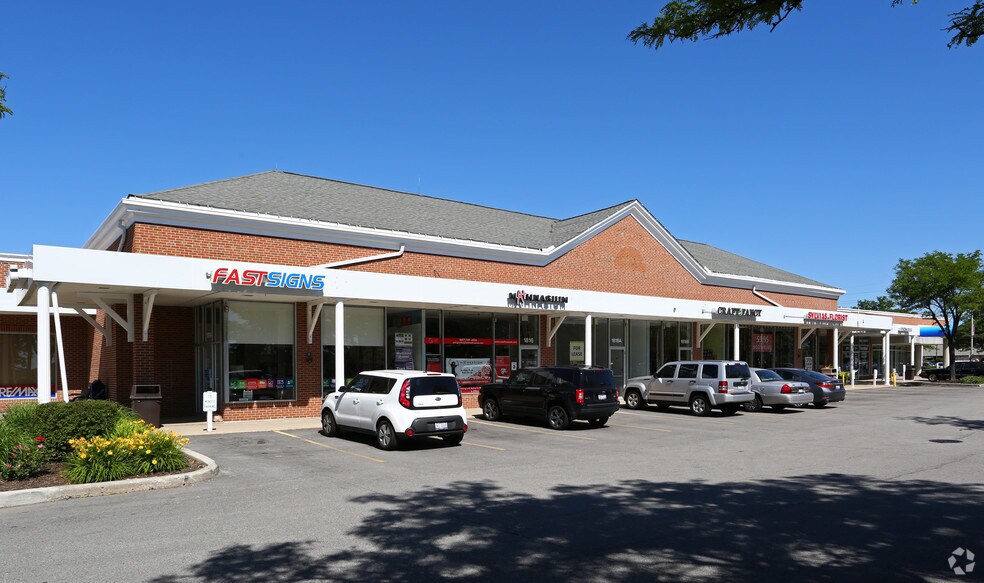 More Photos Of 1802-1828 N Arlington Heights Rd, Arlington Heights Unknown For Lease