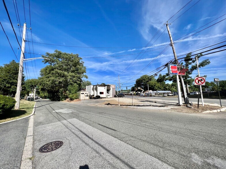 More Photos Of 189 Tarrytown Rd, White Plains Service Station For Sale