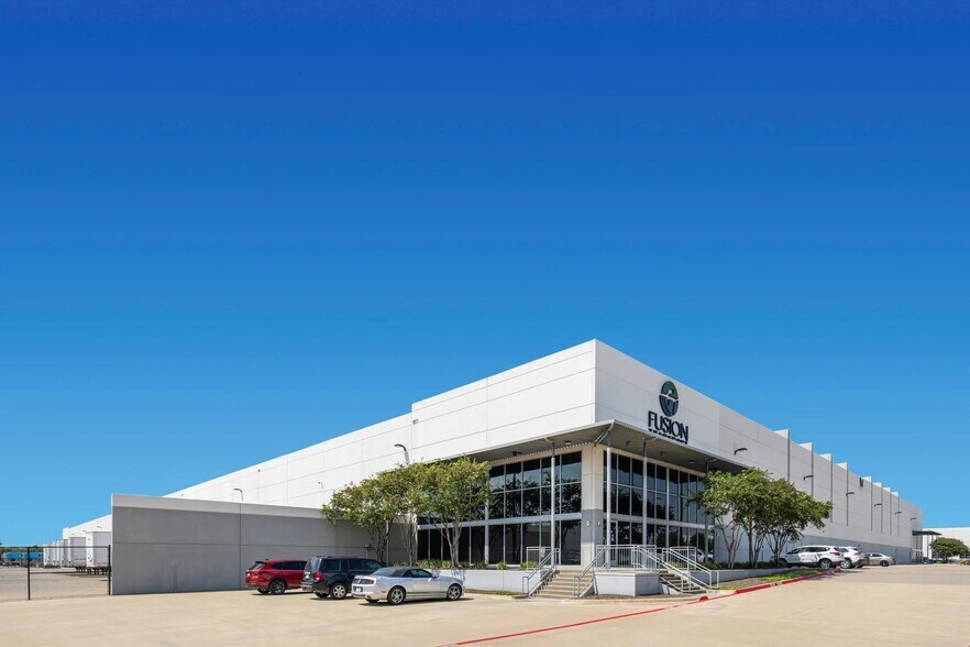 More Photos Of 705 E Wildlife Pky, Grand Prairie Warehouse For Lease