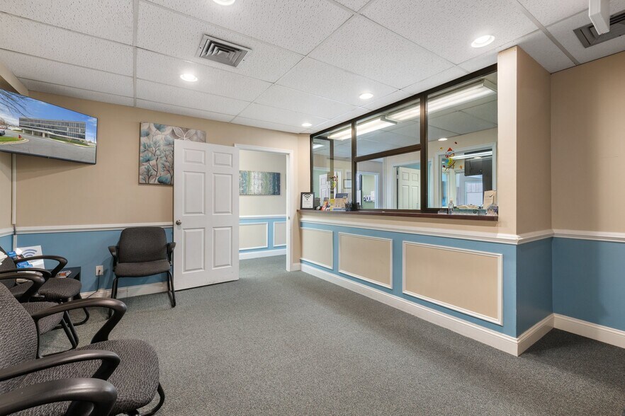 More Photos Of 2616 Sherwood Hall Ln, Alexandria Medical For Sale