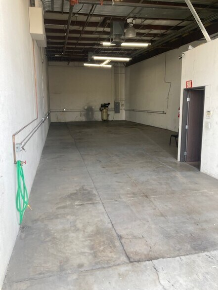 More Photos Of 2100 College Dr, Lake Havasu City Warehouse For Lease