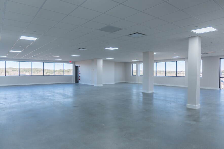 More Photos Of 11 Pleasant Street Connector, Framingham Medical For Sale