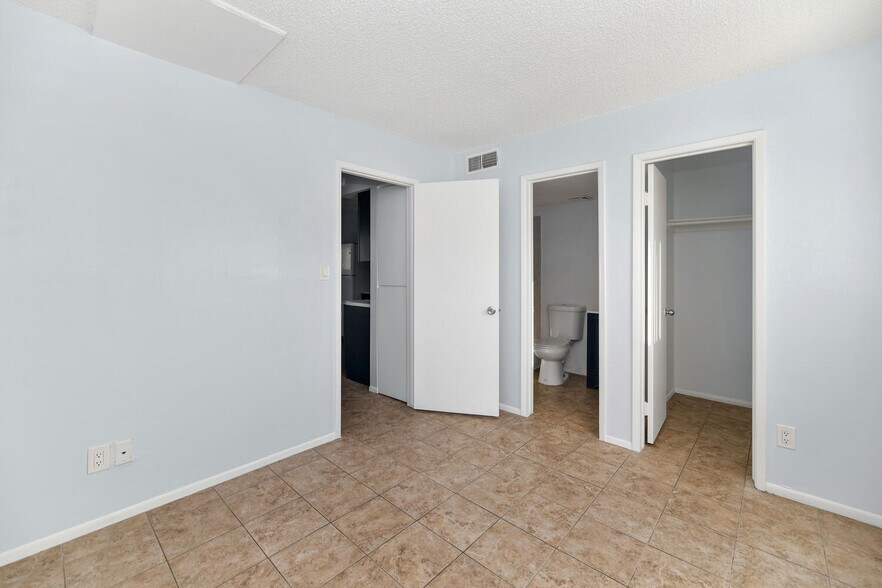 More Photos Of 822 E Carol Ave, Phoenix Apartments For Sale