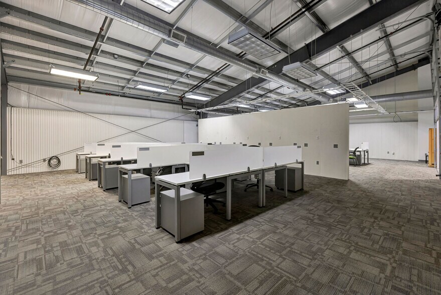 More Photos Of 4400 Port Union Rd, West Chester Light Distribution For Lease