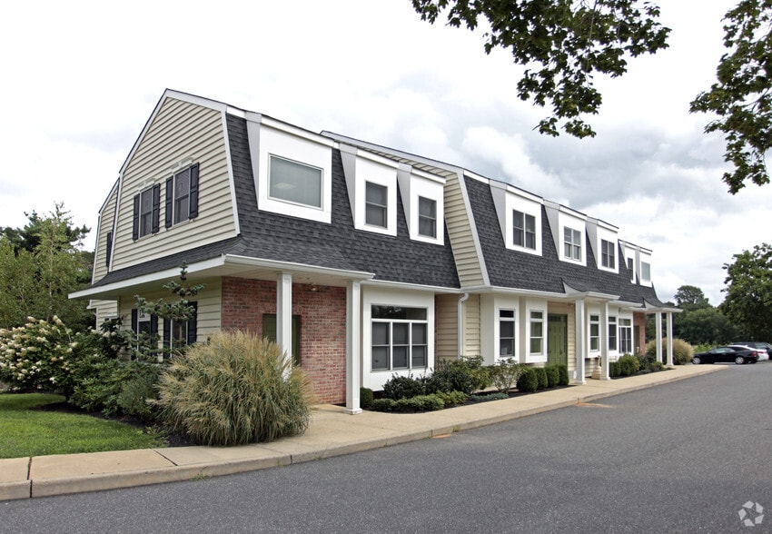 More Photos Of 521 Newman Springs Rd, Lincroft Medical For Lease