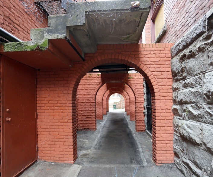 More Photos Of 19 Bastion Sq, Victoria Office For Lease