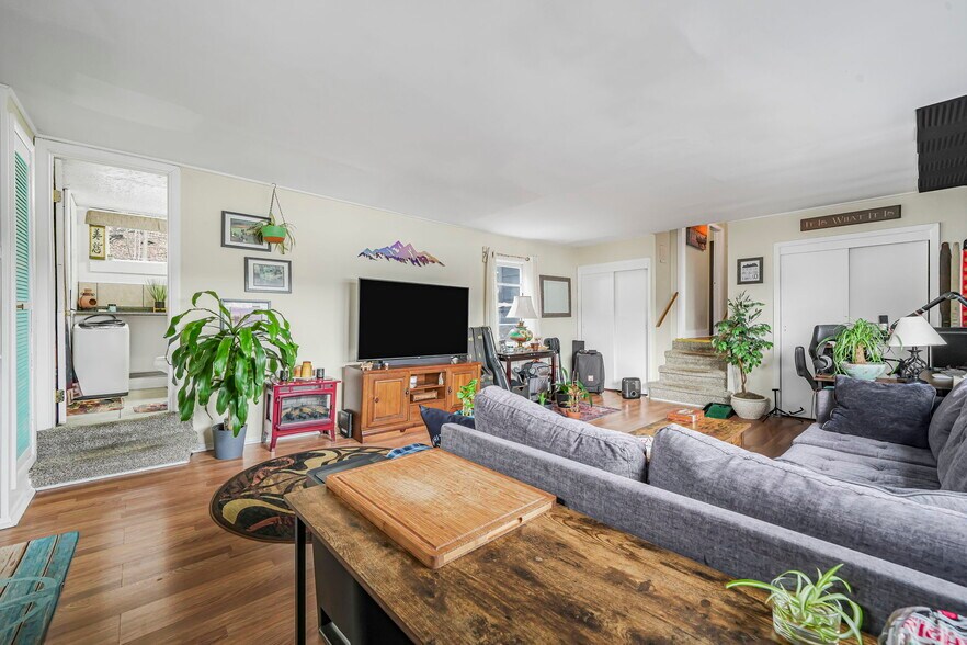 More Photos Of 649 Jersey Ave, Greenwood Lake Apartments For Sale