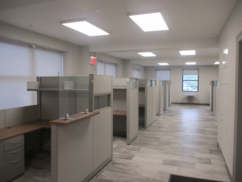More Photos Of 90-34 161st St, Jamaica Office For Lease