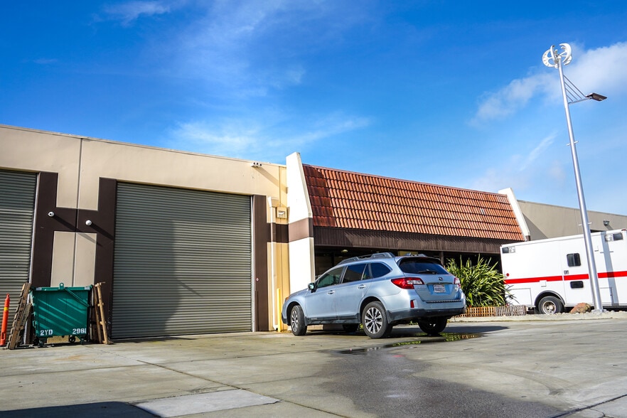 More Photos Of 380 Swift Ave, South San Francisco Warehouse For Lease