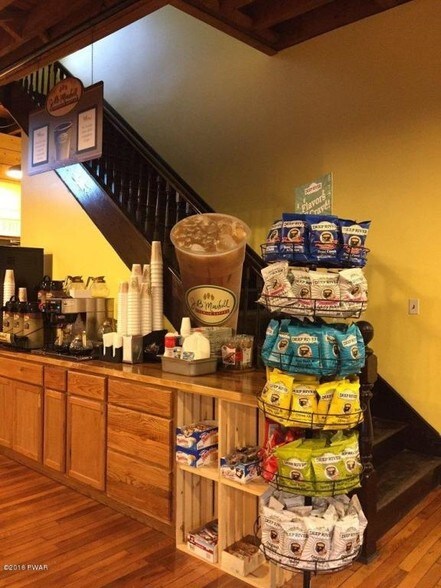 More Photos Of 3251 Route 209, Bushkill Convenience Store For Lease