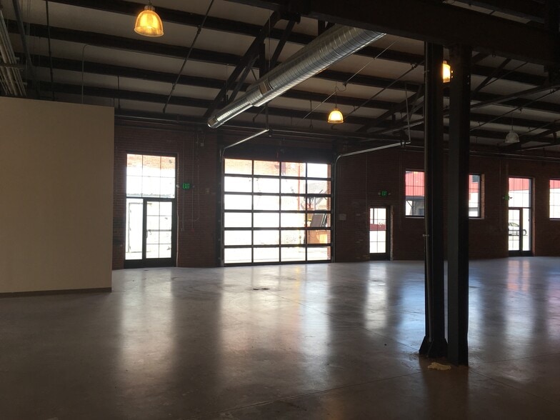 More Photos Of 1800 E State St, Hamilton Showroom For Lease