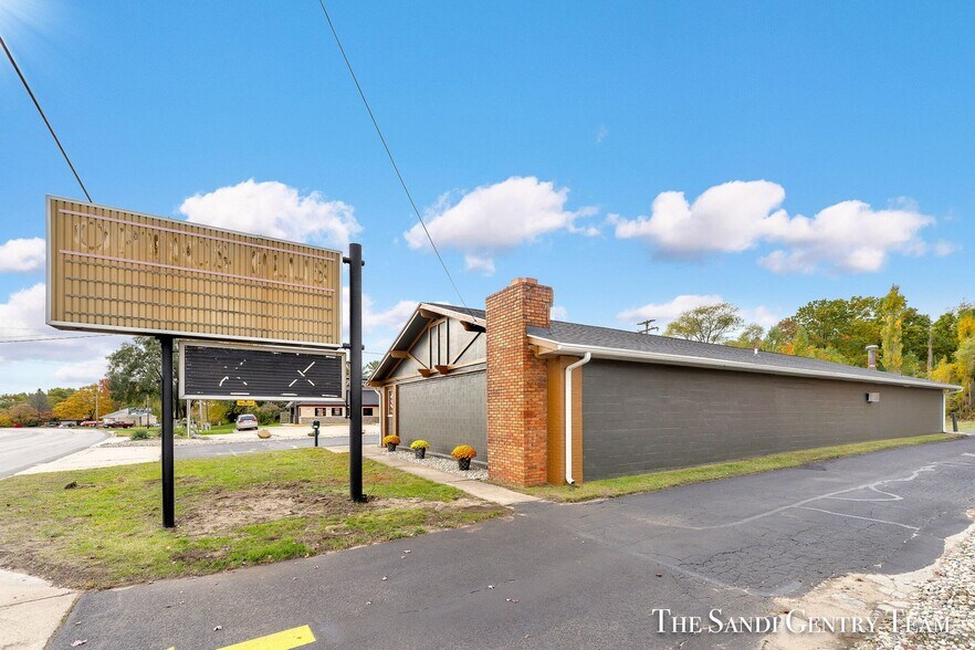 More Photos Of 1343 Whitehall Rd, Muskegon Medical For Sale