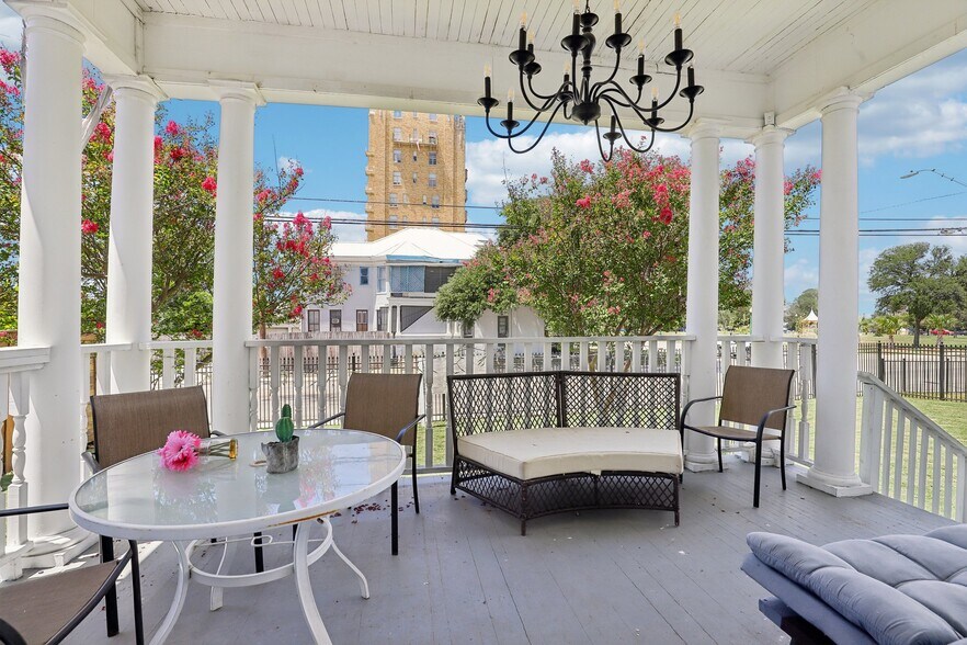 More Photos Of 421 Howard St, San Antonio Hospitality For Sale