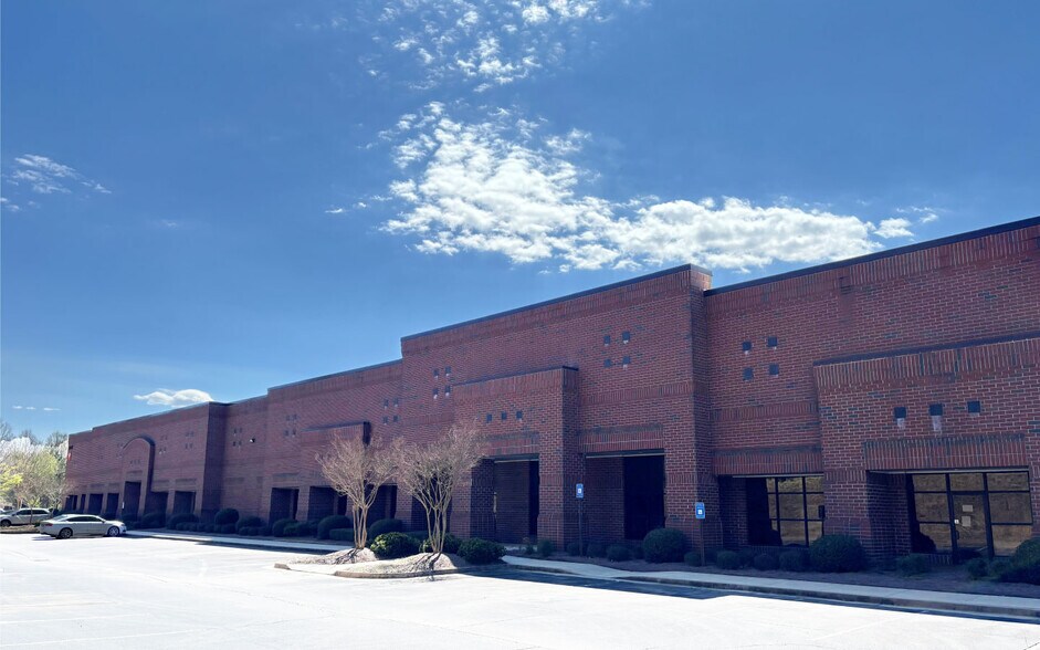 More Photos Of 5445 Rafe Banks Dr, Flowery Branch Warehouse For Lease
