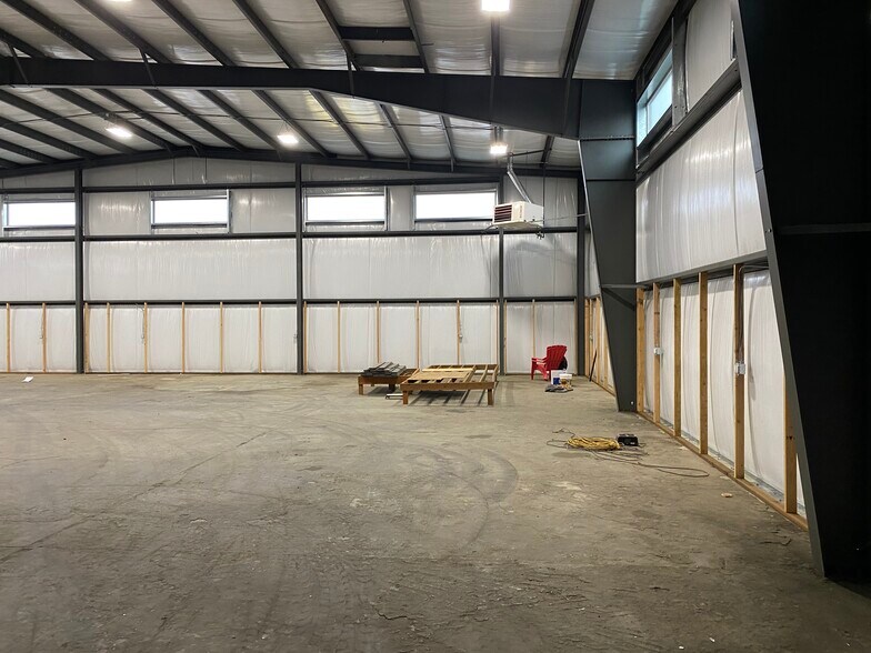 More Photos Of 1385 Industrial Ave, Woodburn Warehouse For Lease