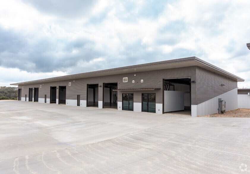 More Photos Of 1900 S Cranes Mill Rd, New Braunfels Unknown For Lease
