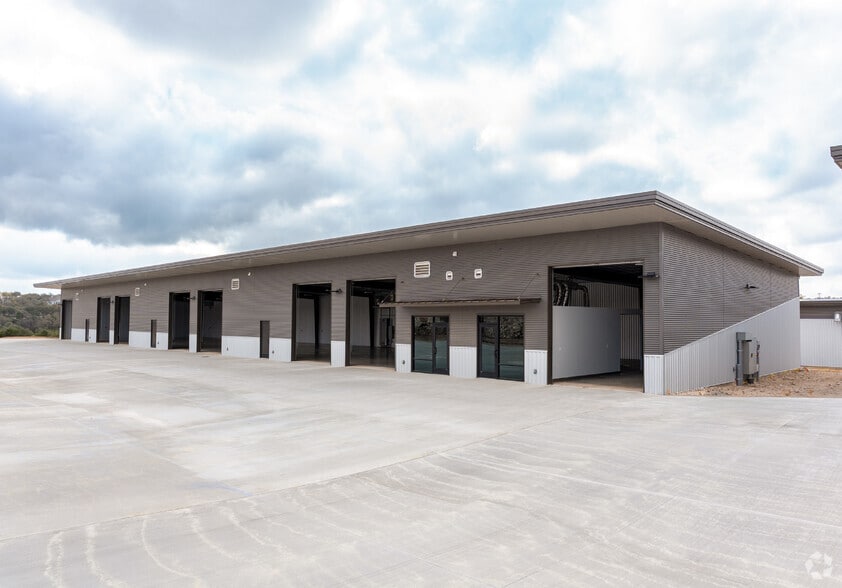 More Photos Of 1900 S Cranes Mill Rd, New Braunfels Unknown For Lease