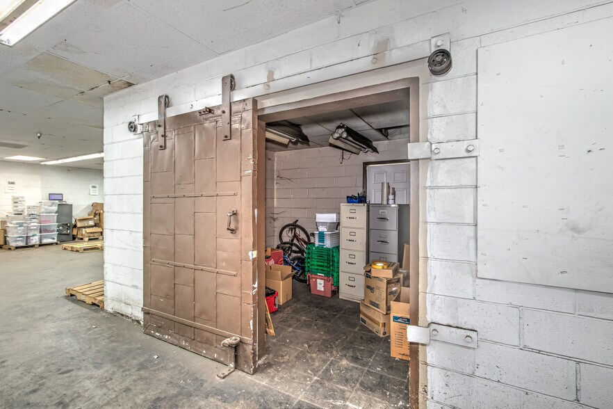 More Photos Of 1634 Olive Rd, Augusta Distribution For Sale