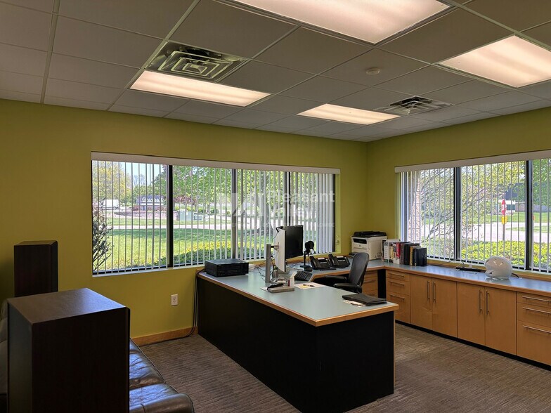 More Photos Of 9107 Pleasantwood Ave NW, North Canton Warehouse For Lease