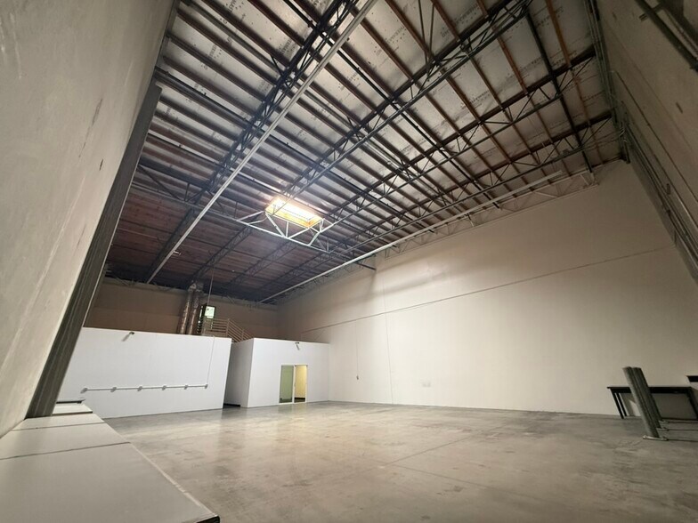 More Photos Of 15823 W Monte St, Sylmar Warehouse For Sale