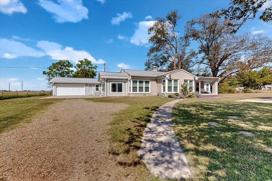 Primary Photo Of 1800 W Frank St, Grand Saline Land For Sale