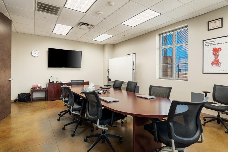 More Photos Of 1257 Southern Minerals Rd, Corpus Christi Warehouse For Sale