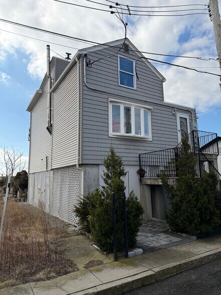 More Photos Of 308 E 8th Rd, Far Rockaway Land For Sale