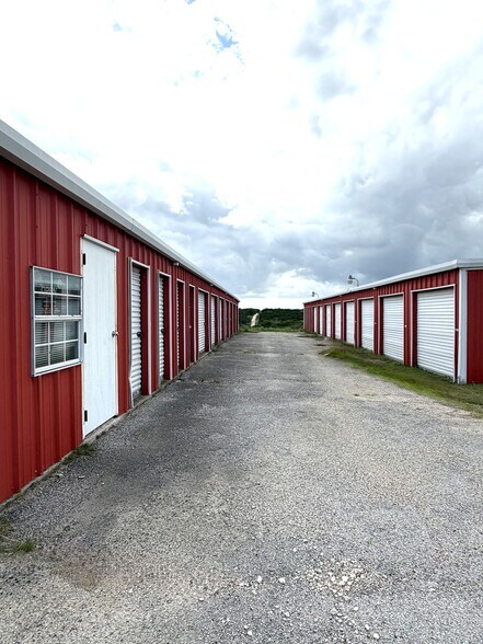 More Photos Of 2699 N FM 56, Glen Rose Freestanding For Sale