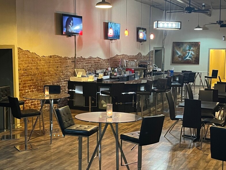 More Photos Of 745 Washington Ave, Greenville Hotel For Sale