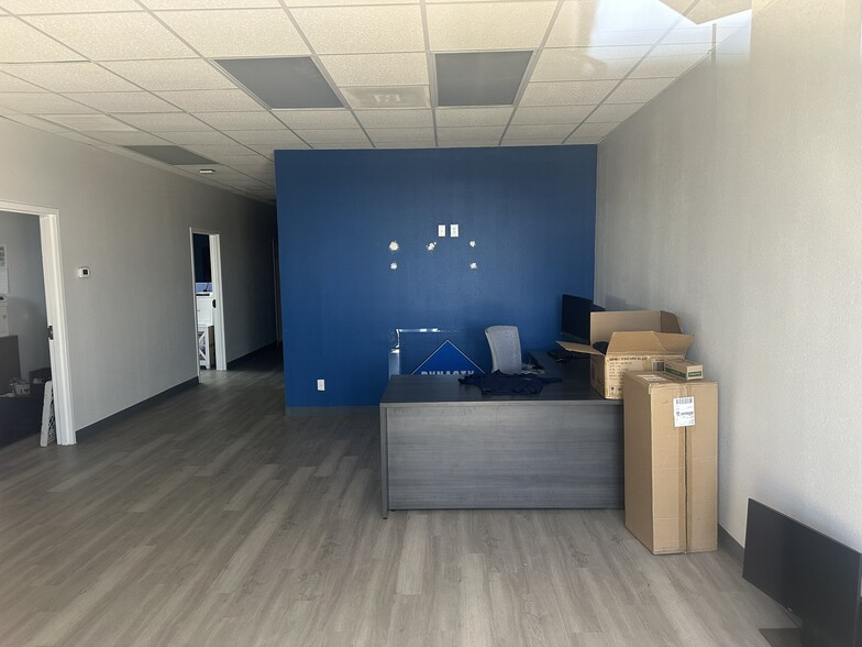 More Photos Of 105 N Falkenburg Rd, Tampa Flex For Lease