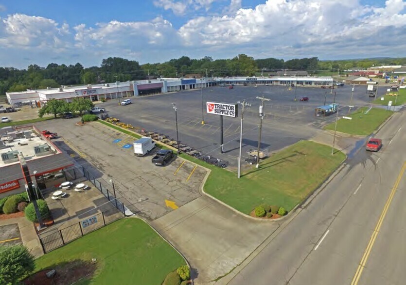 More Photos Of 2000 Cherokee Ave, Sallisaw Unknown For Lease