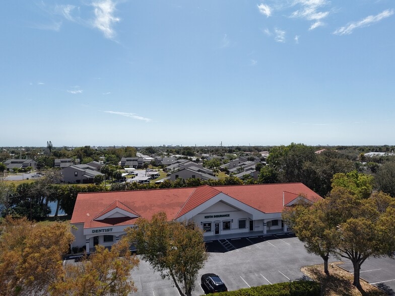 More Photos Of 8931 Conference Dr, Fort Myers Office For Lease