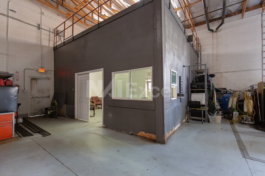 More Photos Of 2925 Brookspark Dr, North Las Vegas Warehouse For Sale