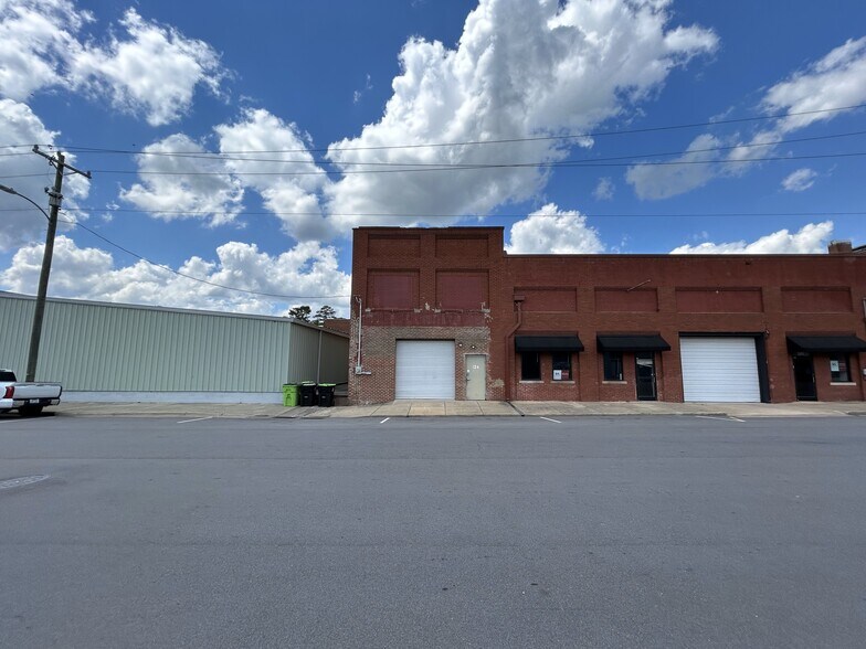 More Photos Of 124 W Vance St, Zebulon Storefront For Sale