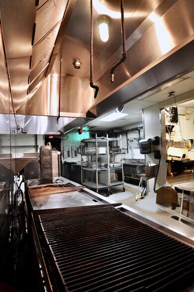 More Photos Of 2129 E 7th St, Austin Restaurant For Sale