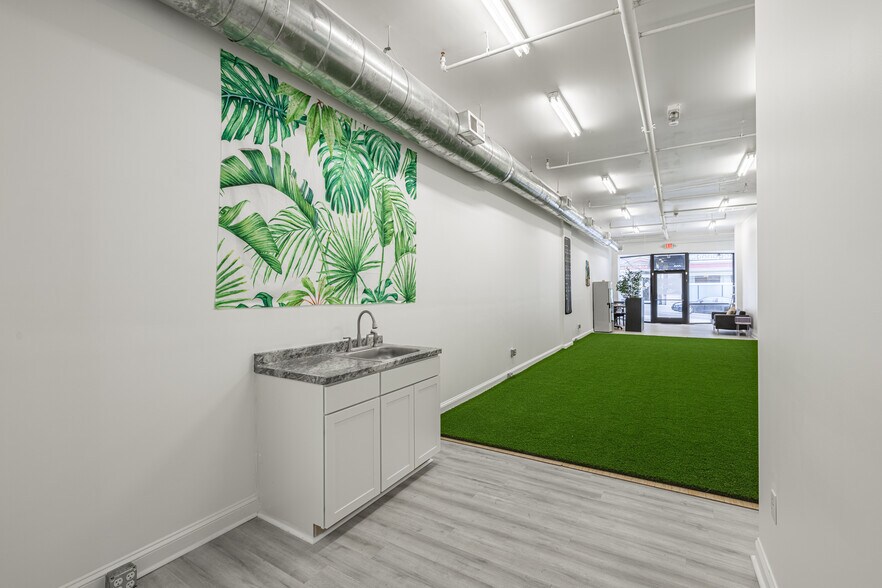 More Photos Of 108 N 7th St, Richmond Storefront Retail Residential For Sale