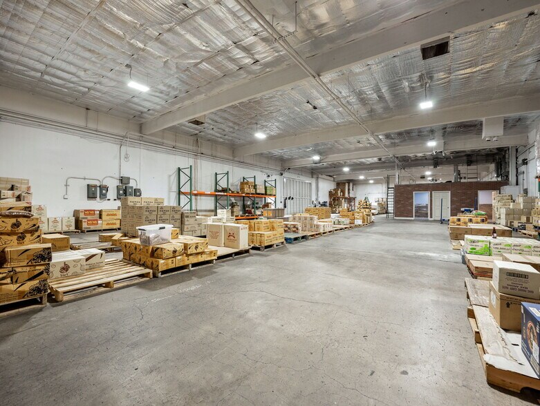 More Photos Of 4239 N 40th Ave, Phoenix Warehouse For Lease