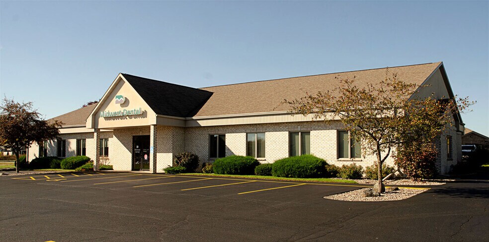 More Photos Of 5793 W Grande Market Dr, Appleton Unknown For Lease