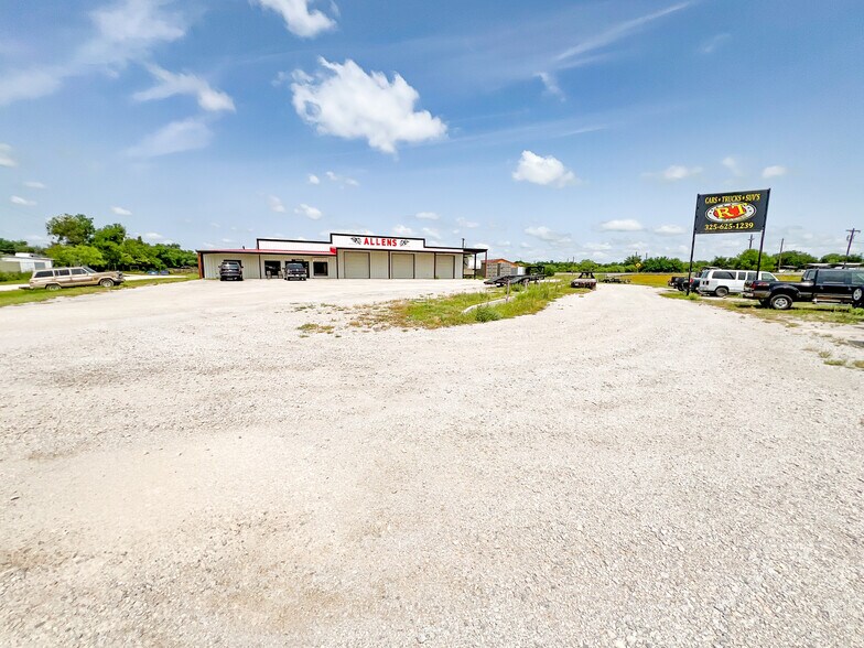 More Photos Of 1307 US-84, Coleman Warehouse For Sale