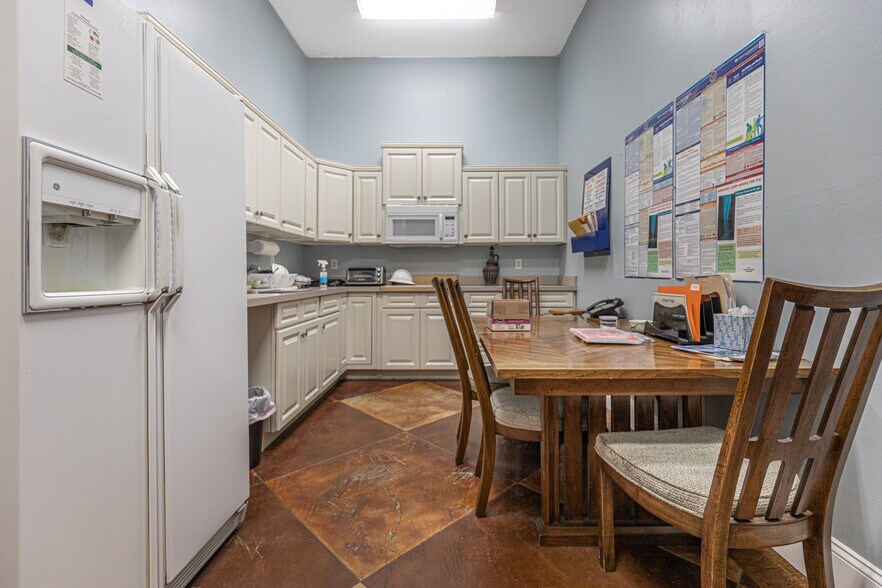 More Photos Of 10951 Harmony Park Dr, Bonita Springs Warehouse For Sale