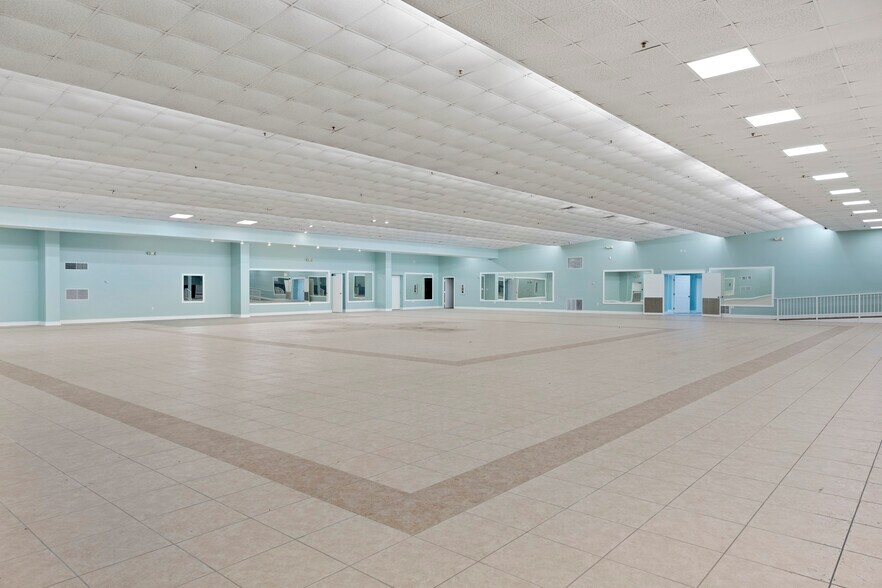 More Photos Of 5420 Hickory St, Panama City Office For Lease