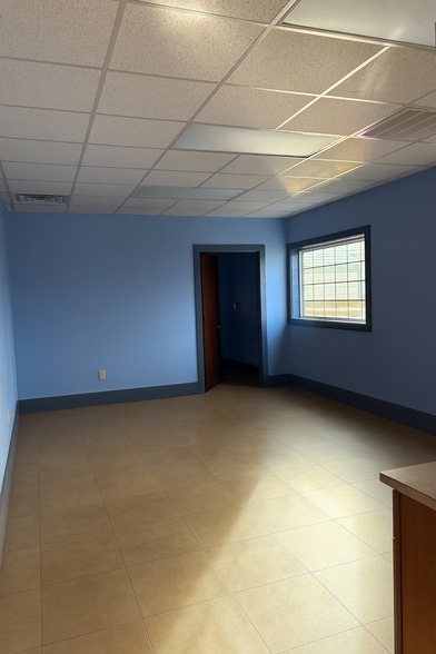 More Photos Of 202 Arnette St, Murfreesboro Office For Lease