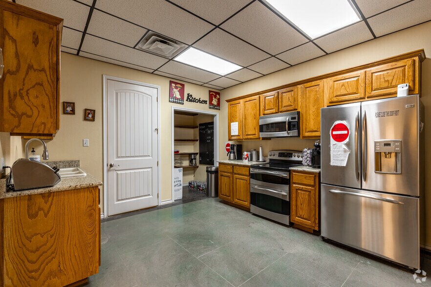 More Photos Of 2604 N FM 1788, Midland Warehouse For Sale