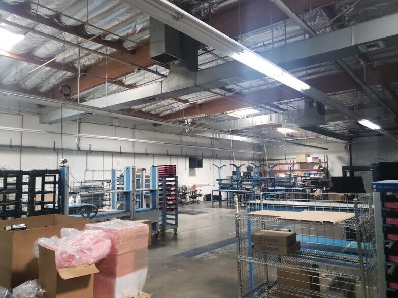 More Photos Of 1020 Chestnut St, Burbank Light Distribution For Lease