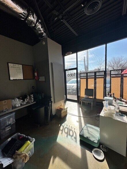 More Photos Of 6630-6638 NW 36th St, Bethany Unknown For Lease