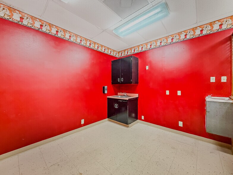 More Photos Of 1031 US Highway 181, Portland Bank For Sale