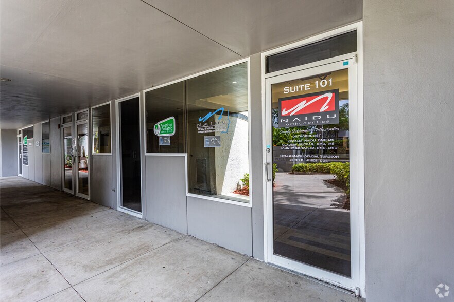 More Photos Of 10011-10031 Pines Blvd, Pembroke Pines Medical For Lease